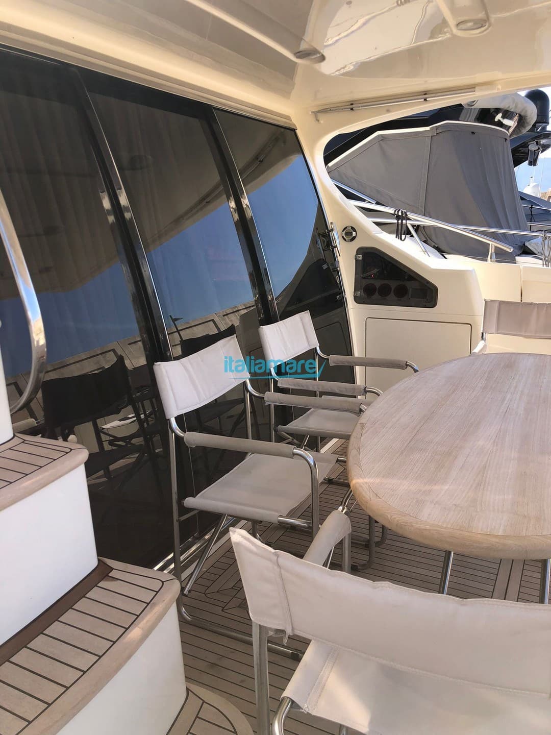 Azimut 62 Flybridge Evo - Deck View Azimut 62 Flybridge Evo - Deck View