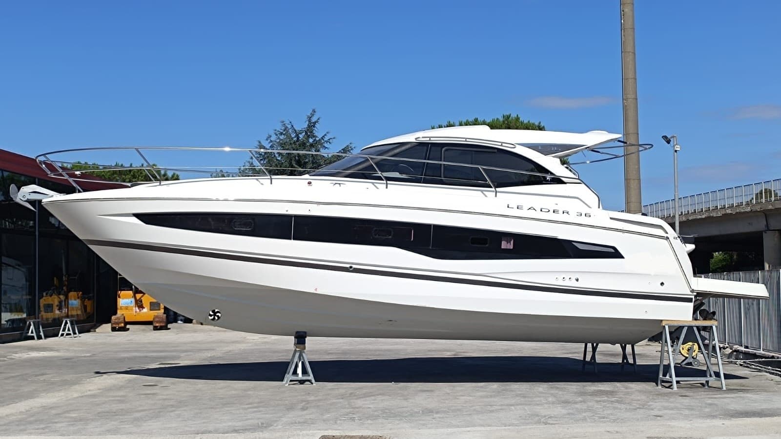 Jeanneau Leader 36 gebraucht - Hauptansicht