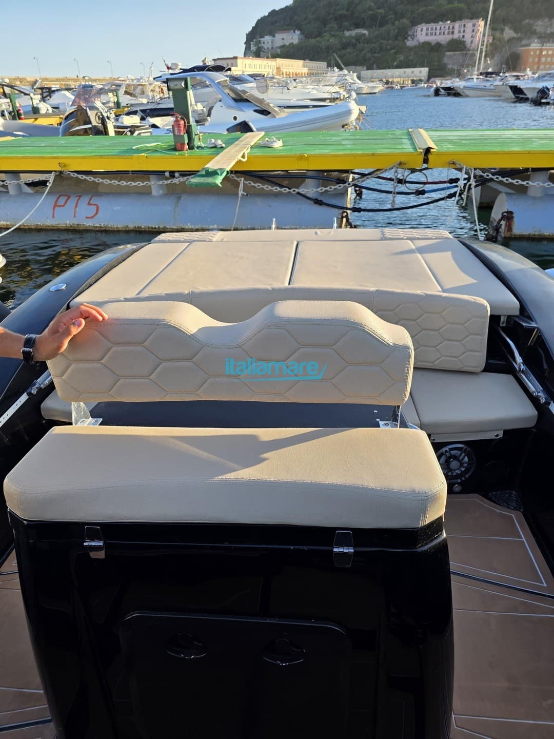 Sea Prop Rib 33 - Deck View Sea Prop Rib 33 - Deck View