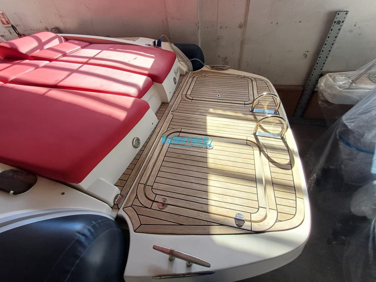 Pirelli Pzero 1100 - Interior View Pirelli Pzero 1100 - Interior View