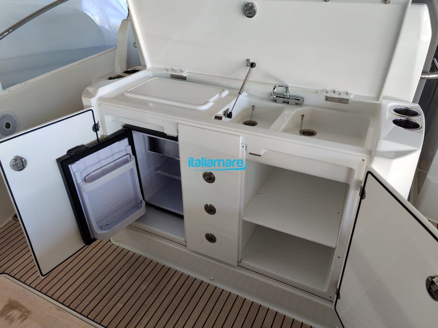 Jeanneau Cap Camarat 10.5 Wa - Deck View Jeanneau Cap Camarat 10.5 Wa - Deck View