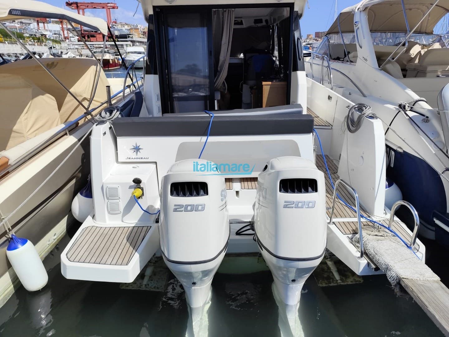 Jeanneau Merry Fisher 895 - Detail View 1 Jeanneau Merry Fisher 895 - Detail View 1