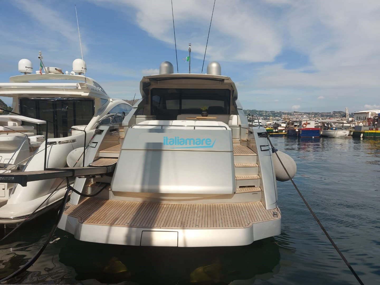 Pershing Pershing 64' - Detail View 1 Pershing Pershing 64' - Detail View 1