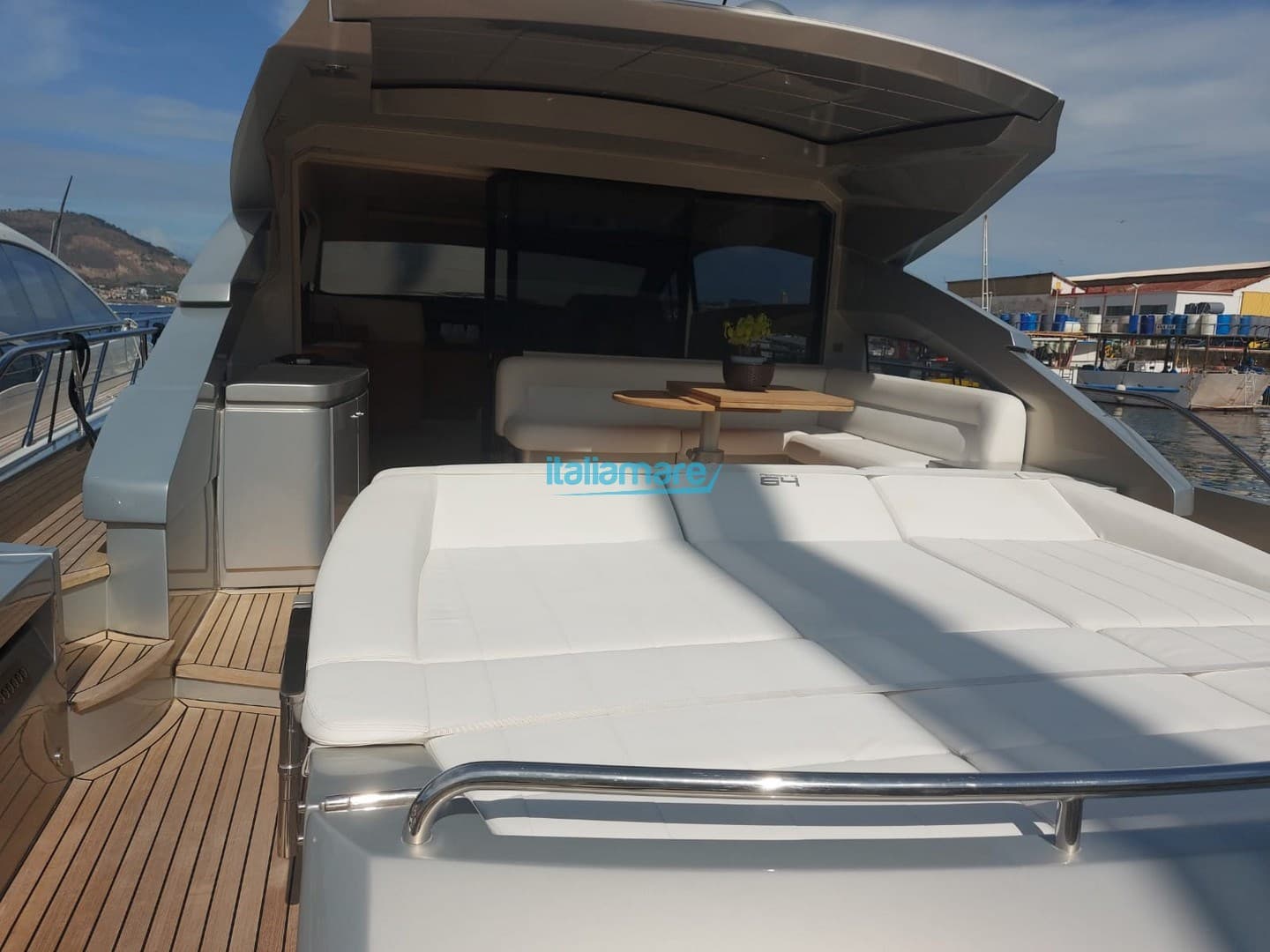 Pershing Pershing 64' - Deck View Pershing Pershing 64' - Deck View