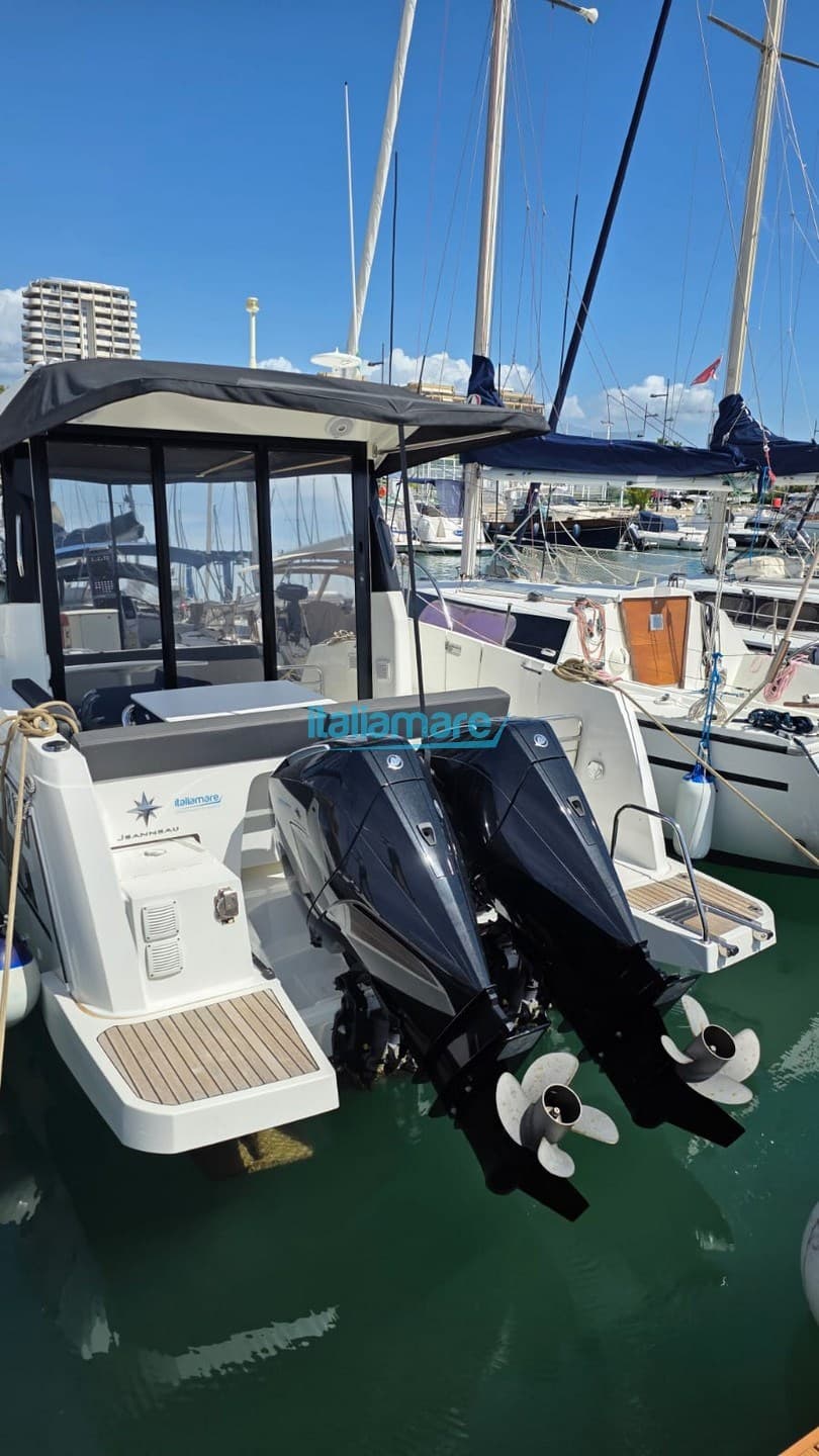 Jeanneau Merry Fisher 895 - Interior View Jeanneau Merry Fisher 895 - Interior View