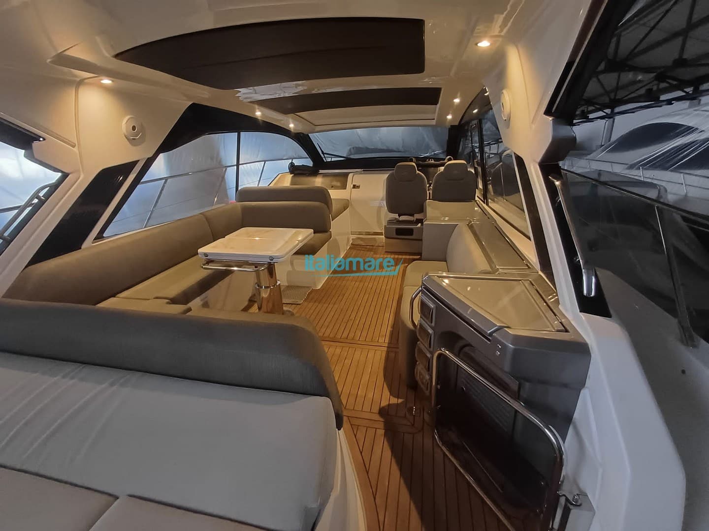 Azimut Atlantis 51 - Detail View 1 Azimut Atlantis 51 - Detail View 1