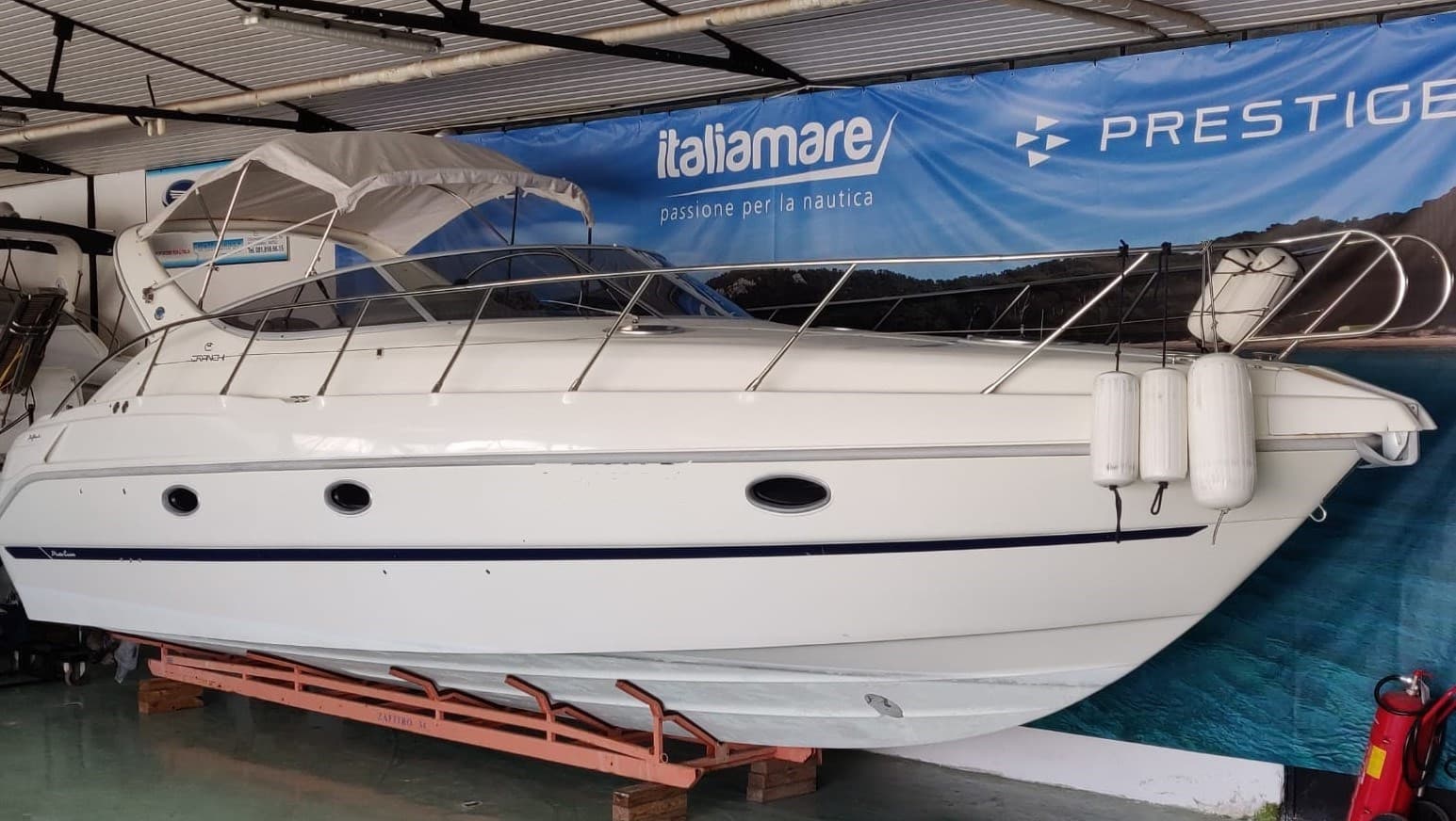 Cranchi Zaffiro 34 - Detail View 1 Cranchi Zaffiro 34 - Detail View 1