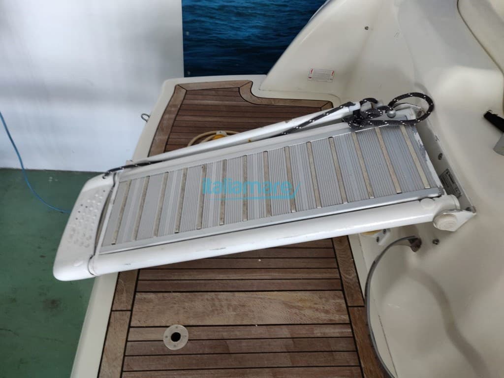 Cranchi Zaffiro 34 - Deck View Cranchi Zaffiro 34 - Deck View