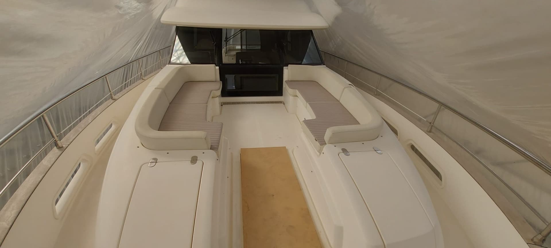 Azimut Magellano 50 - Interior View Azimut Magellano 50 - Interior View