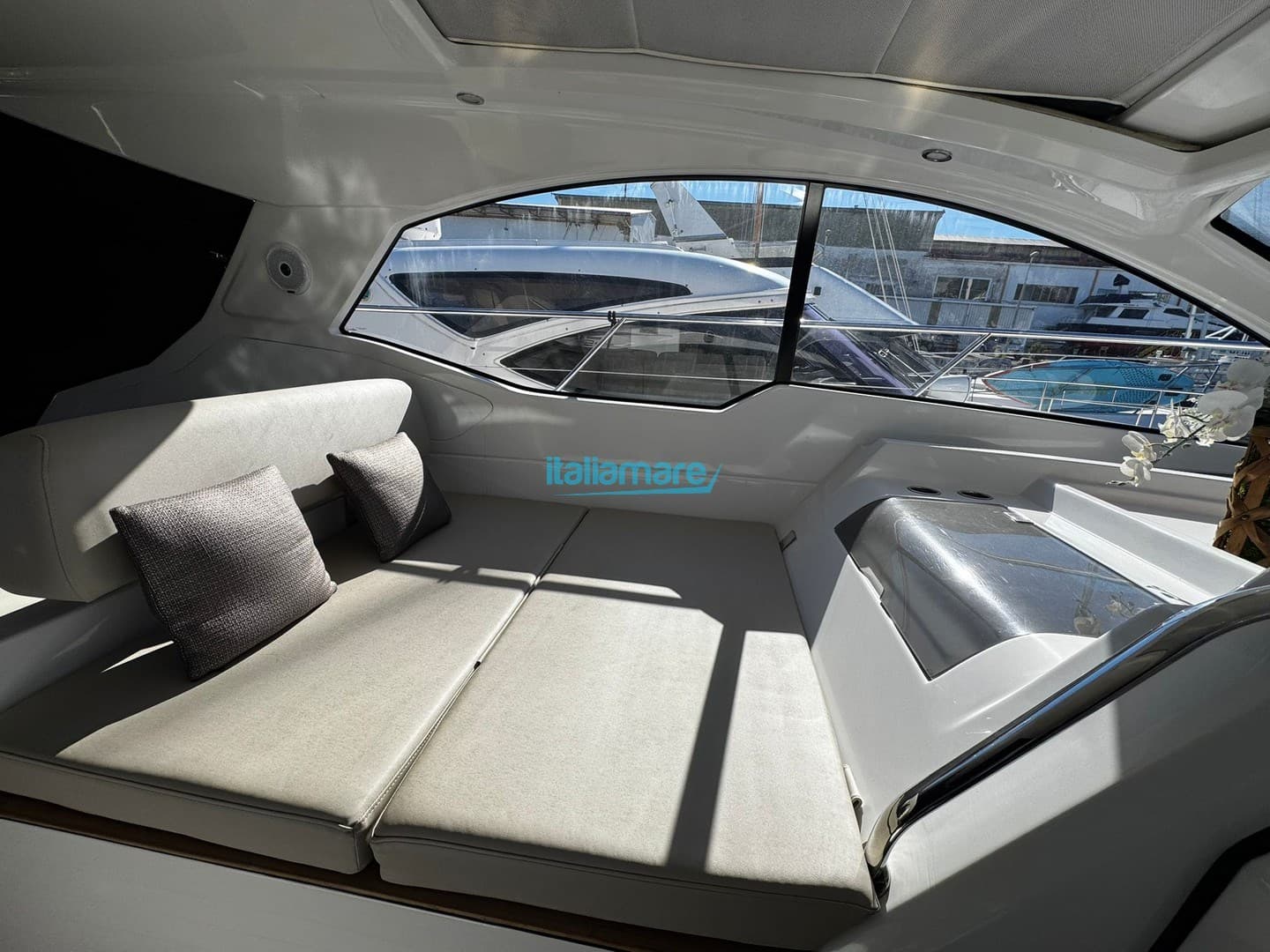 Azimut Atlantis 45 - Deck View Azimut Atlantis 45 - Deck View