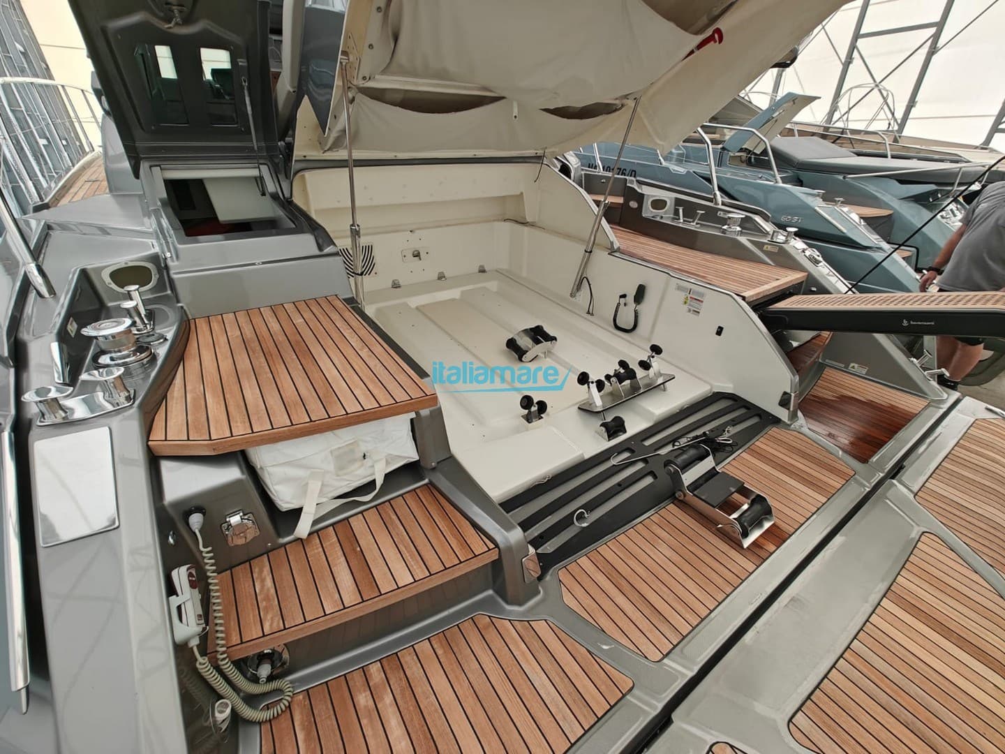 Cranchi 60 St - Detail View 1 Cranchi 60 St - Detail View 1