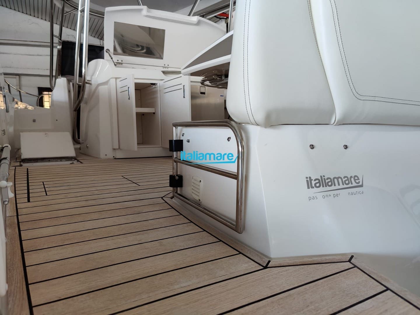 Sessa Marine Key Largo 34 - Interior View Sessa Marine Key Largo 34 - Interior View