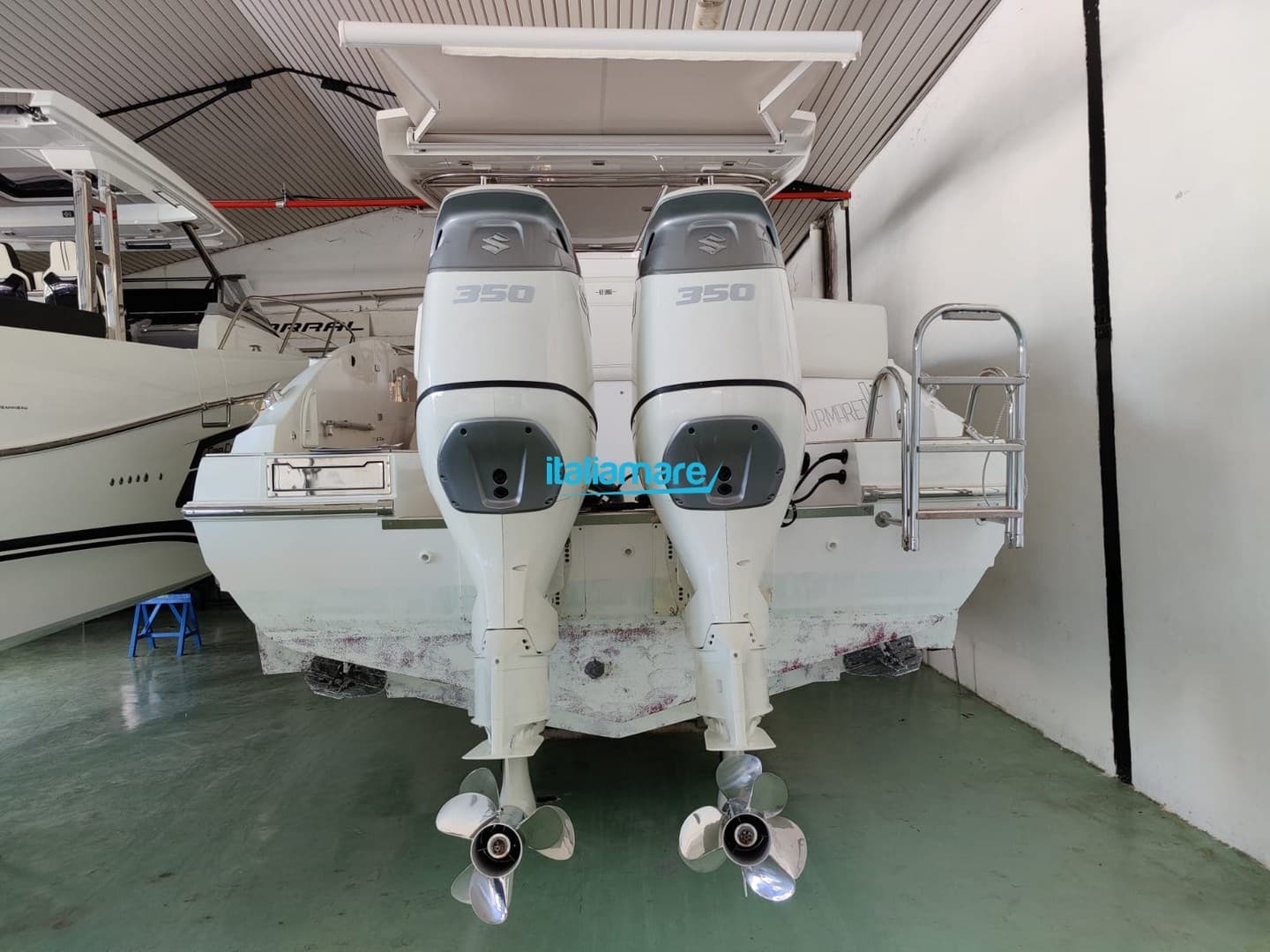 Sessa Marine Key Largo 34 - Detail View 1 Sessa Marine Key Largo 34 - Detail View 1