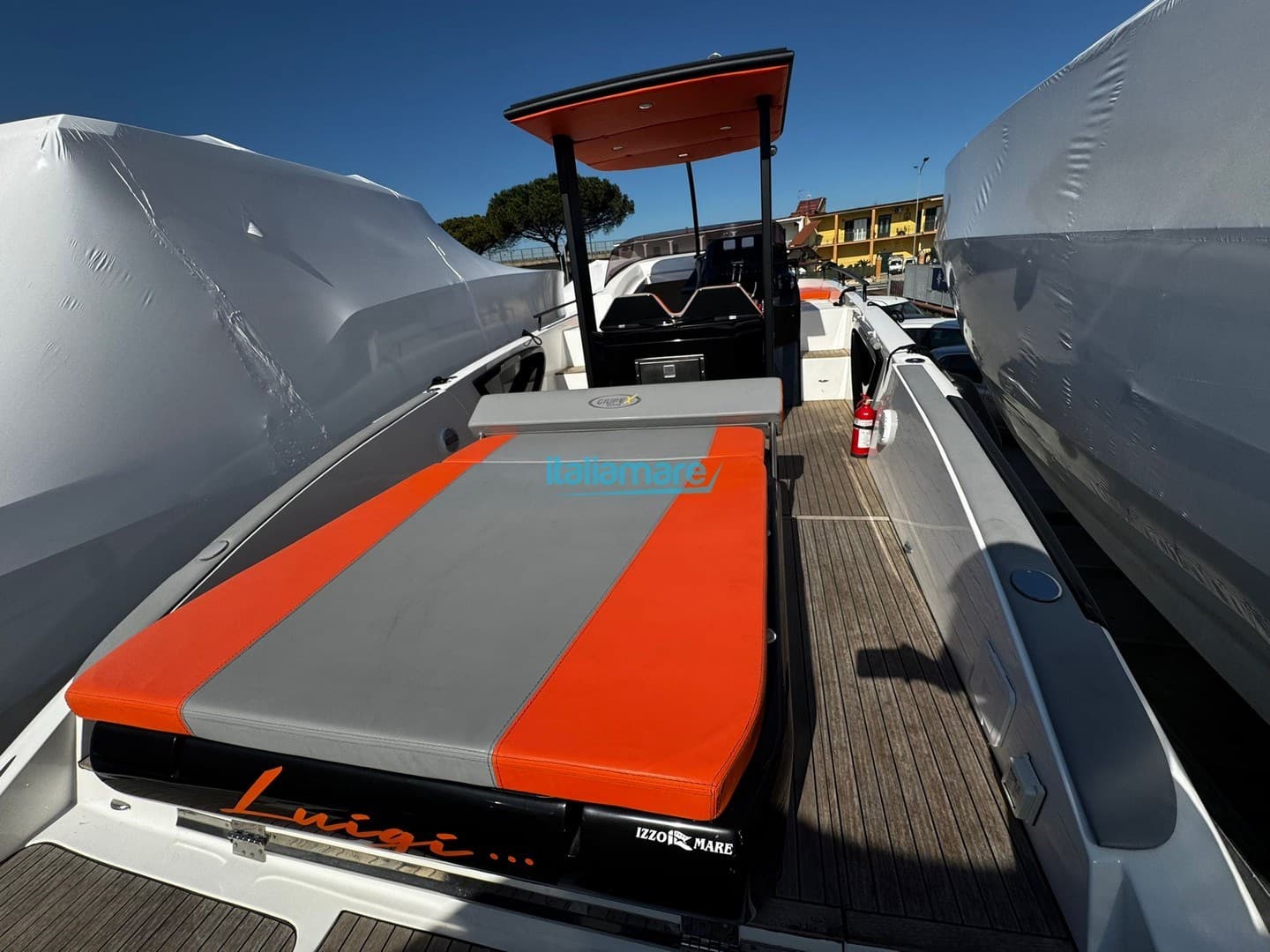 Giupex Marine 30 - Deck View Giupex Marine 30 - Deck View