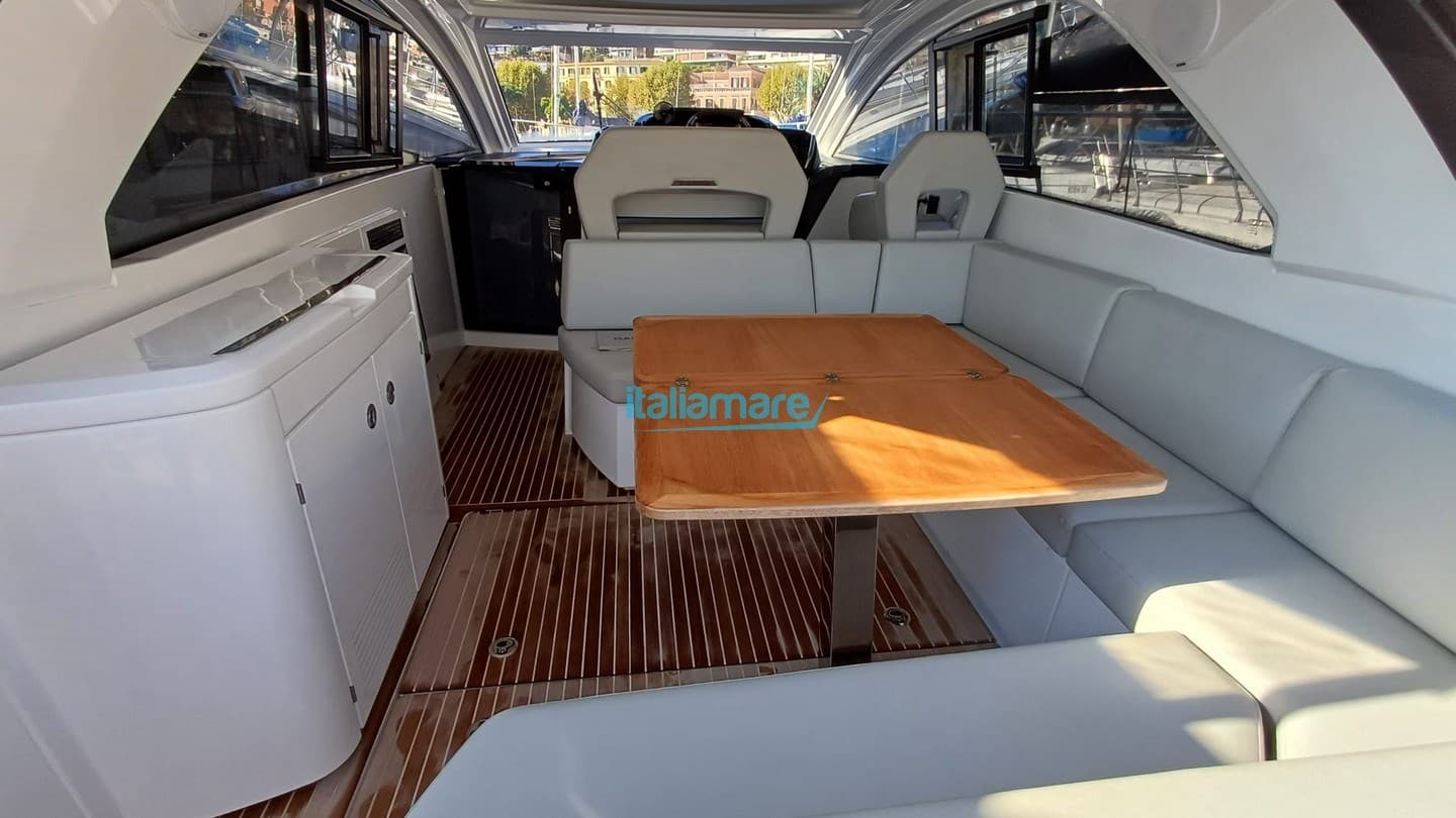 Beneteau Gran Turismo 41 - Deck View Beneteau Gran Turismo 41 - Deck View