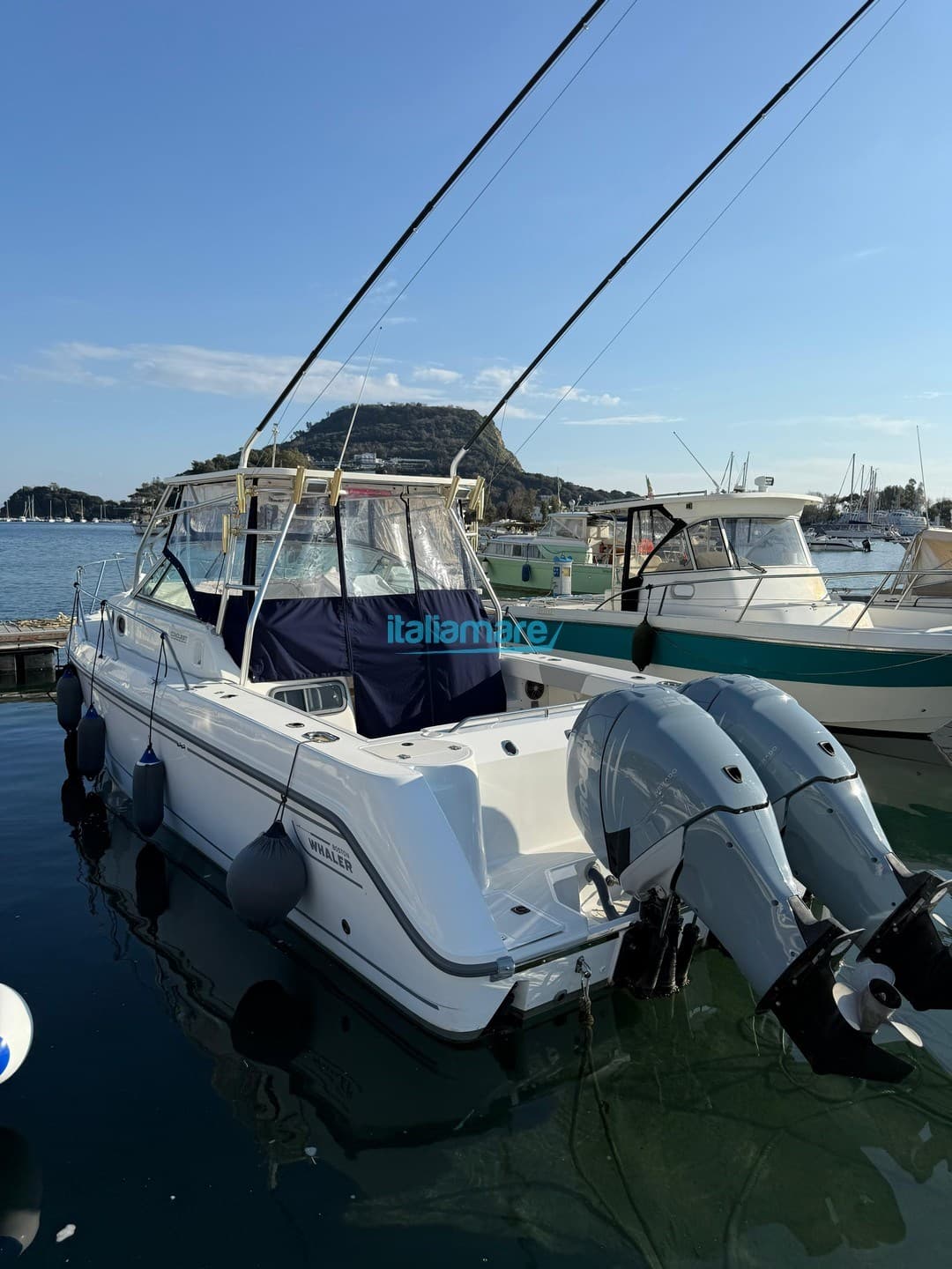 Boston Whaler 28 Conquest - Detail View 1 Boston Whaler 28 Conquest - Detail View 1