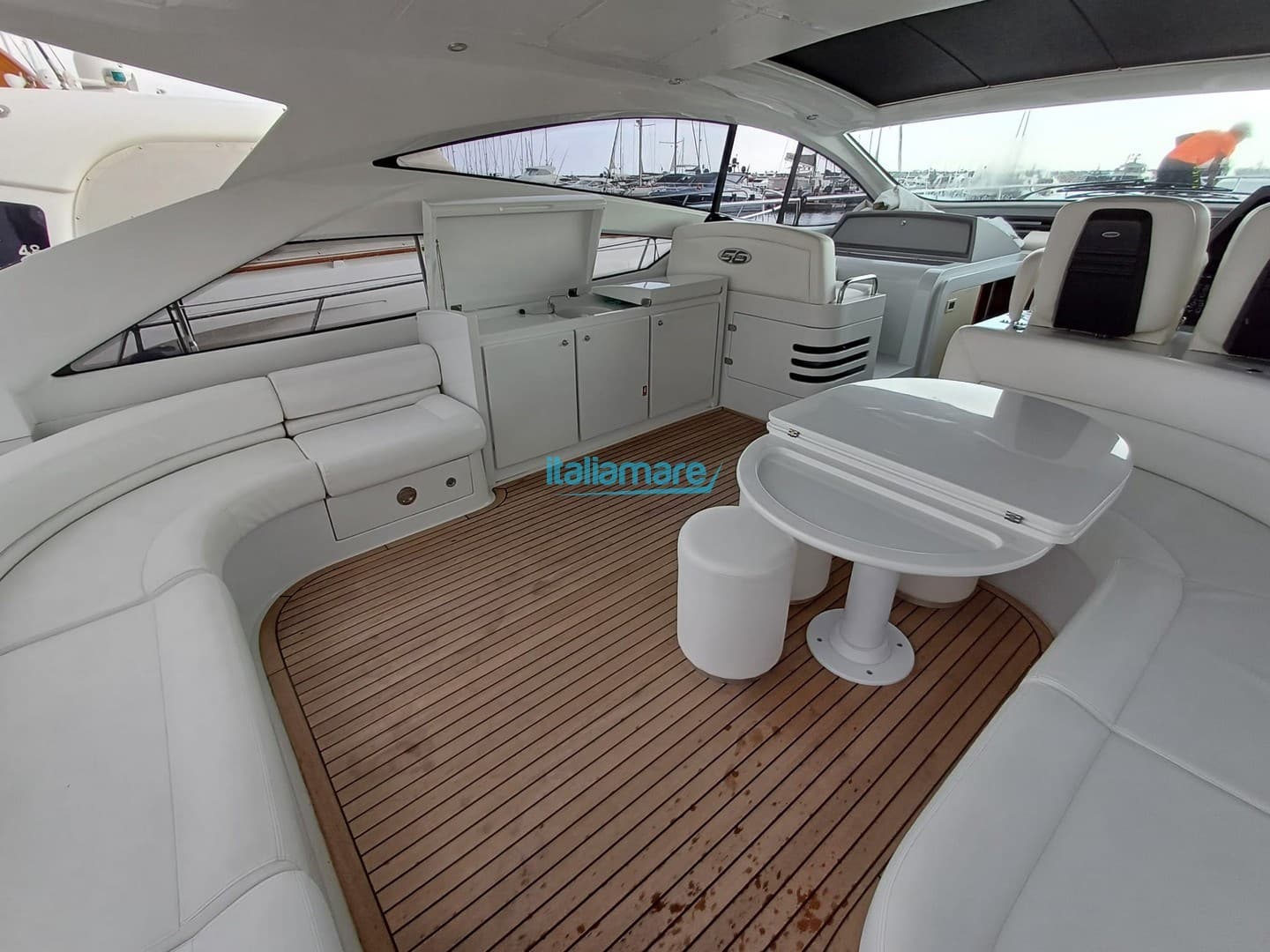 Pershing 56 - Interior View Pershing 56 - Interior View