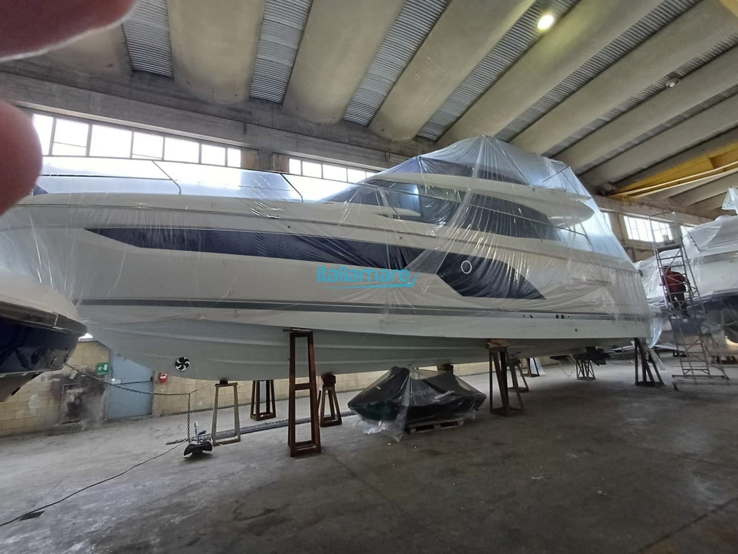 Prestige 590 F - Interior View Prestige 590 F - Interior View