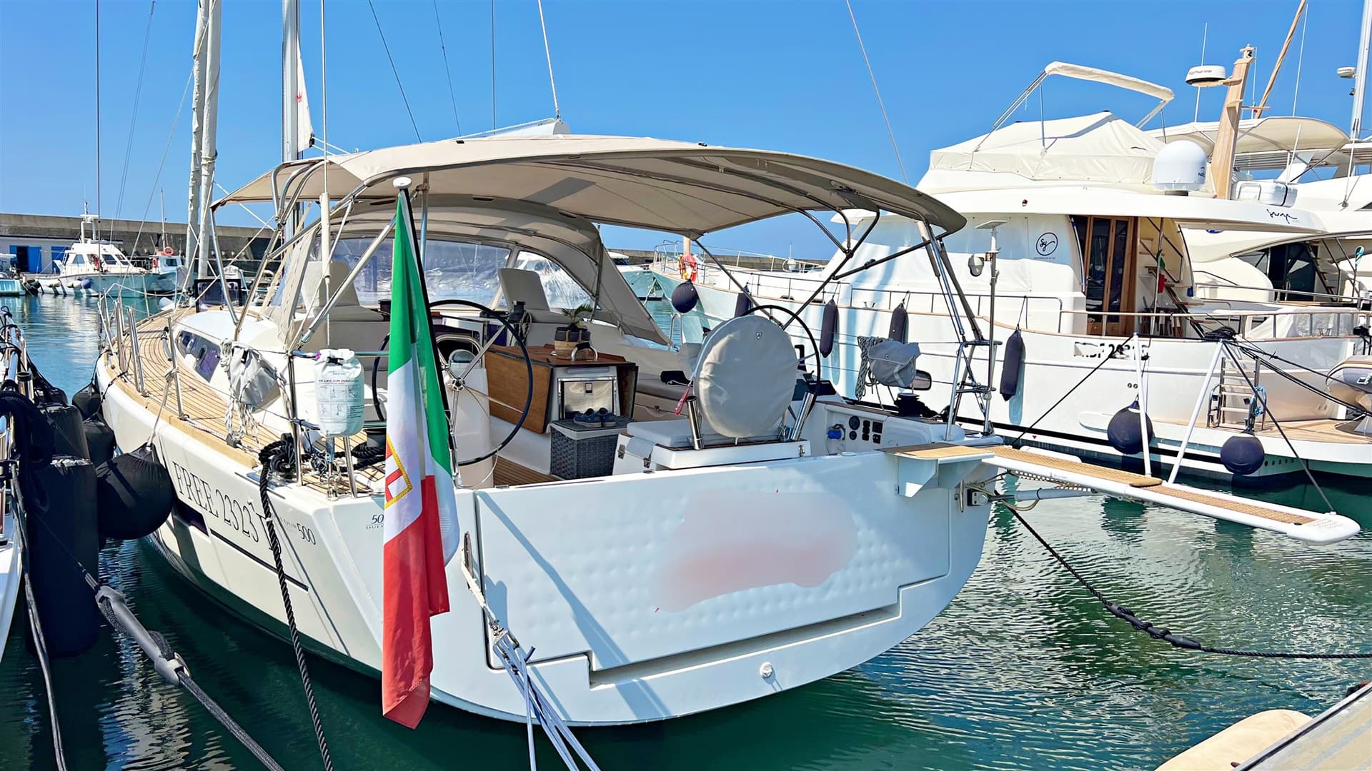 Dufour Yachts 500 Grand Large - Interior View Dufour Yachts 500 Grand Large - Interior View