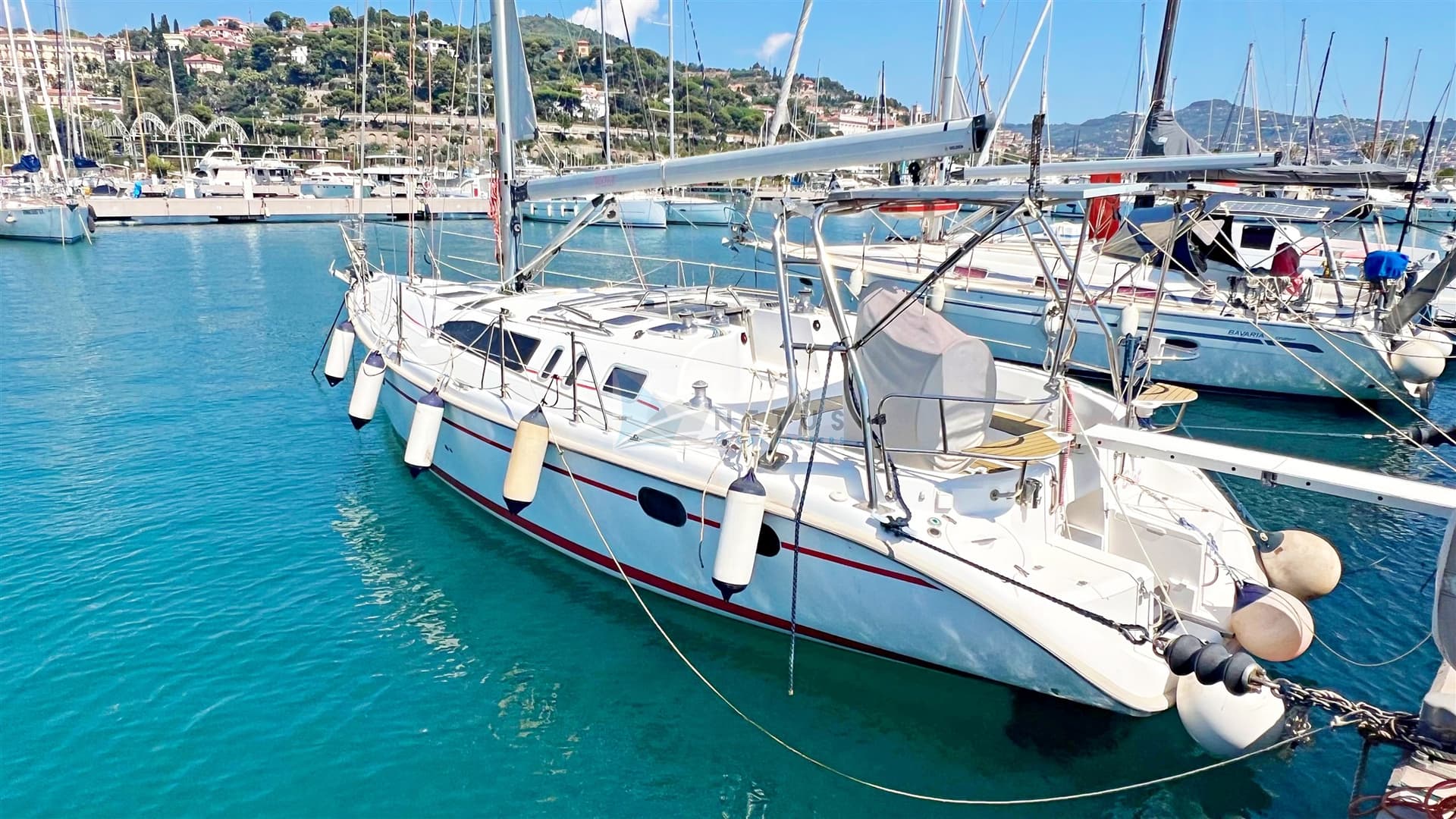 Hunter Hunter 380 - Detail View 1 Hunter Hunter 380 - Detail View 1