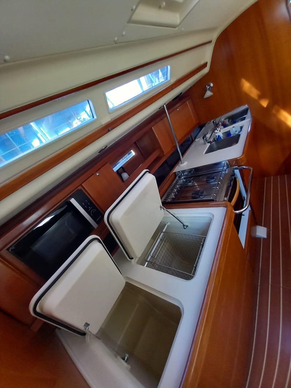 Dufour Yachts Dufour 455 Grand Large - Deck View Dufour Yachts Dufour 455 Grand Large - Deck View
