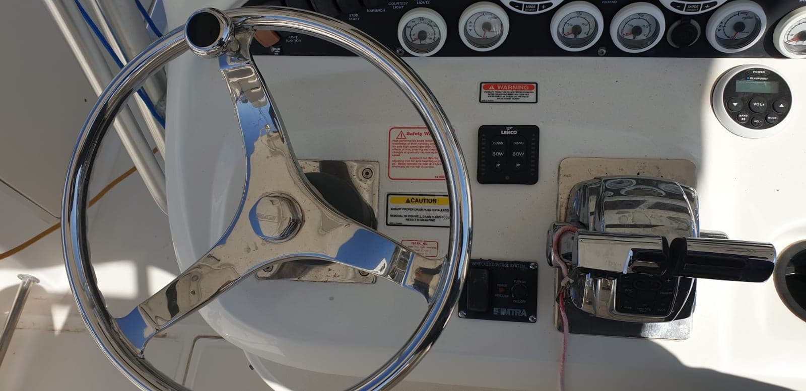 Boston Whaler OUTRAGE 320 used - hero image 11