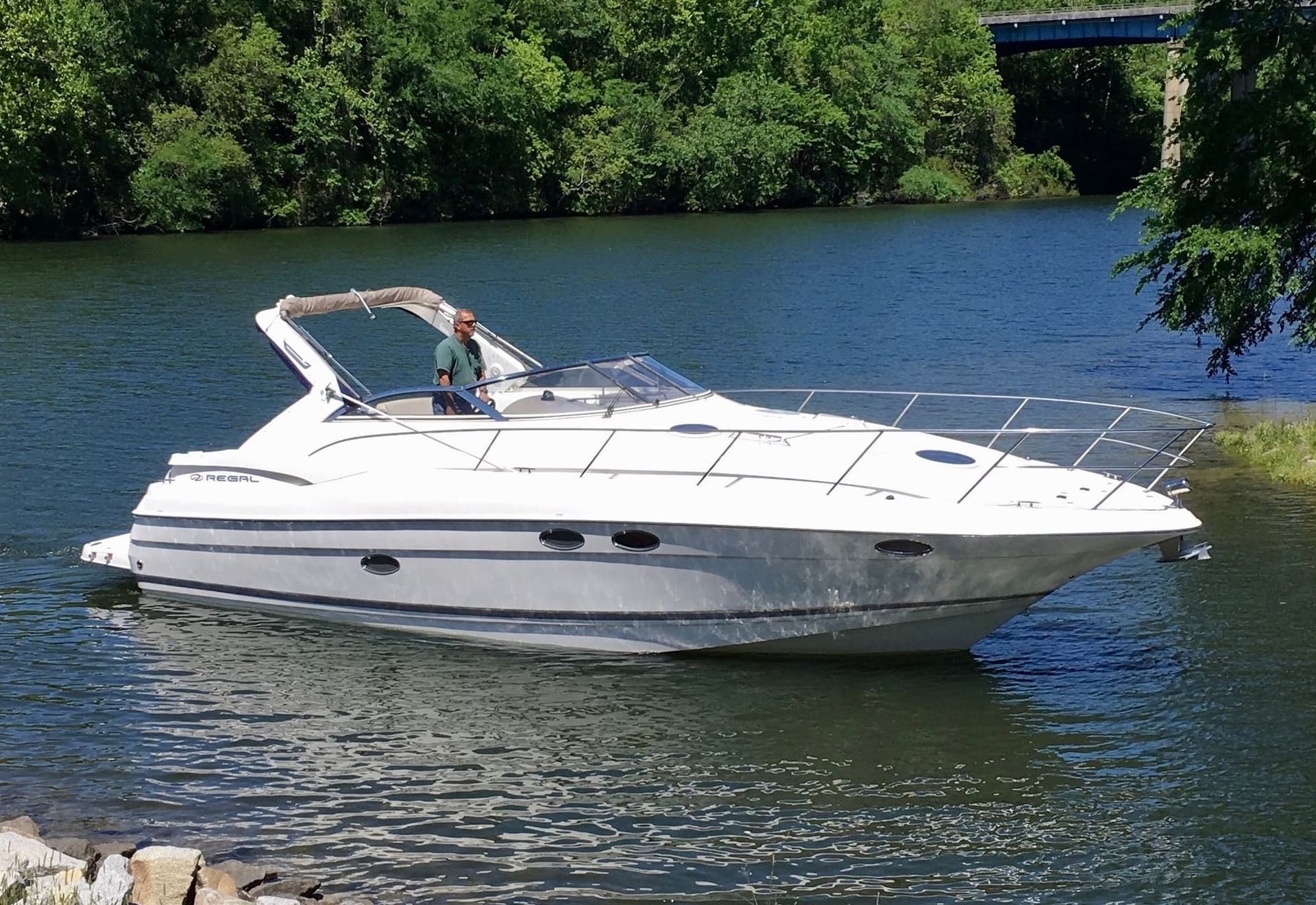 Regal Marine Commodore 3560 - Main View Regal Marine Commodore 3560 - Main View