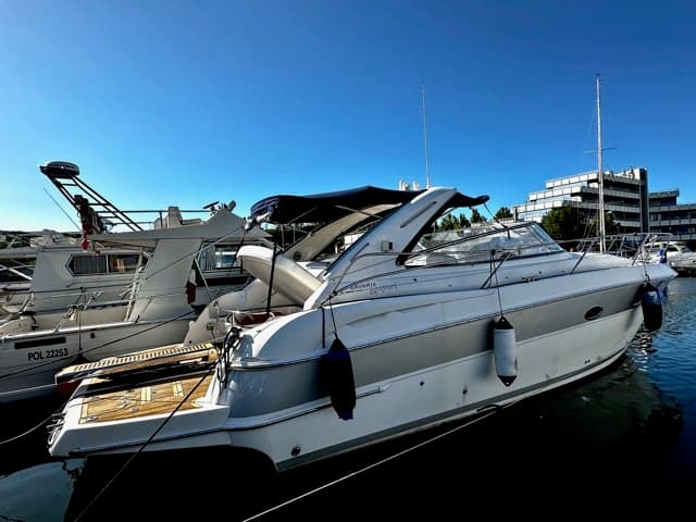 Bavaria 33 Sport - Deck View Bavaria 33 Sport - Deck View