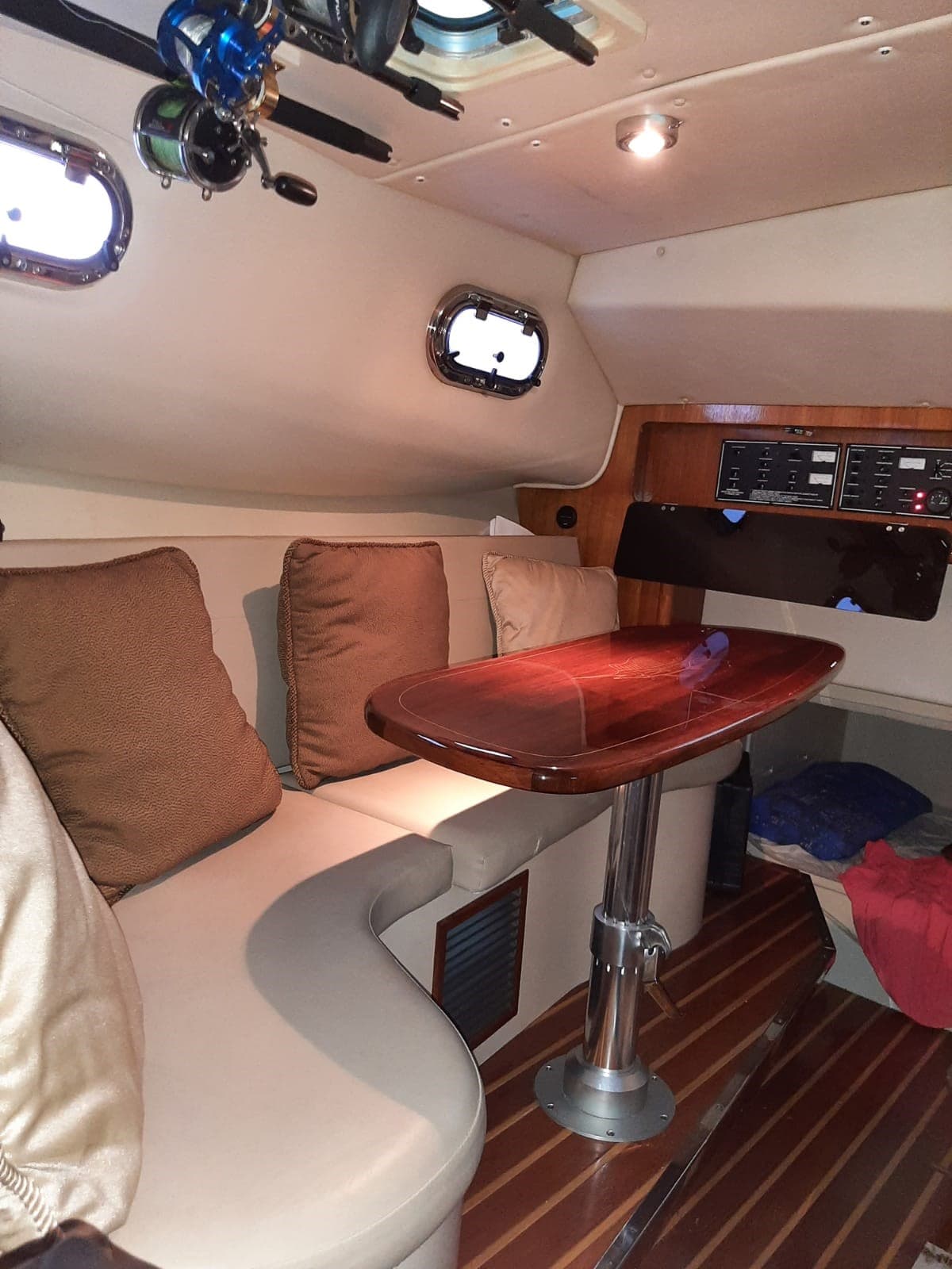Pursuit OS 335 Offshore used - hero image 11