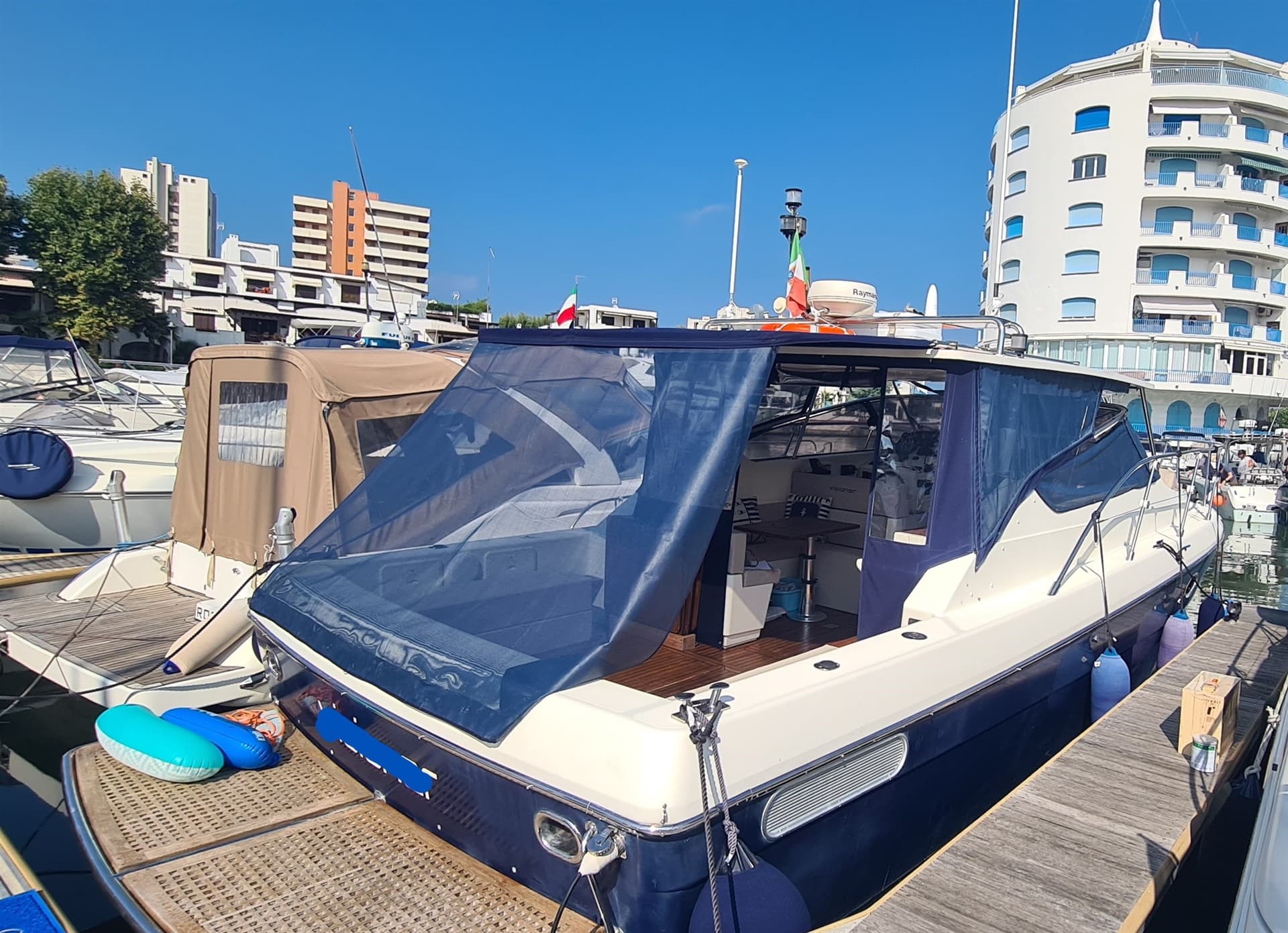 Cantiere Nautico Fm Fm33 Hard Top - Detail View 1 Cantiere Nautico Fm Fm33 Hard Top - Detail View 1