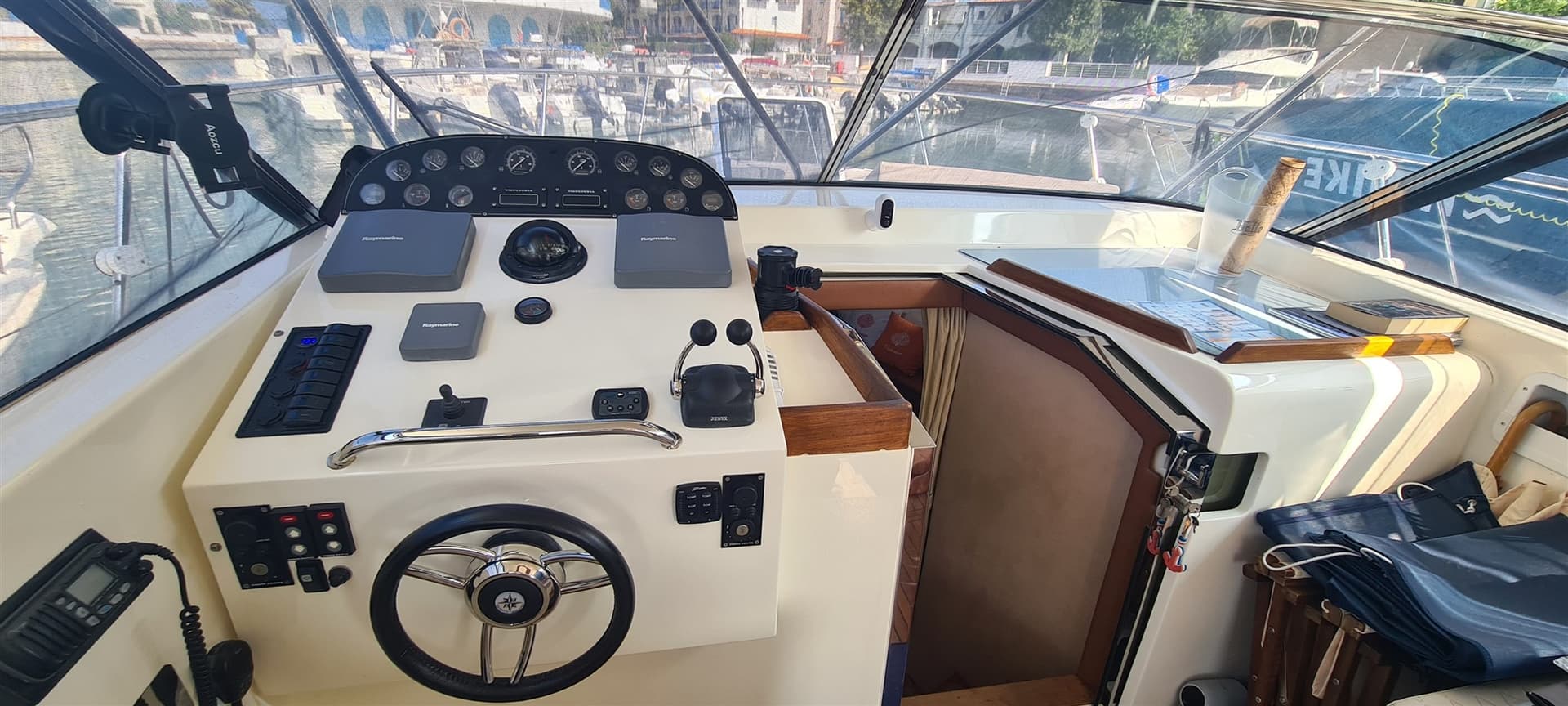Cantiere Nautico Fm Fm33 Hard Top - Deck View Cantiere Nautico Fm Fm33 Hard Top - Deck View