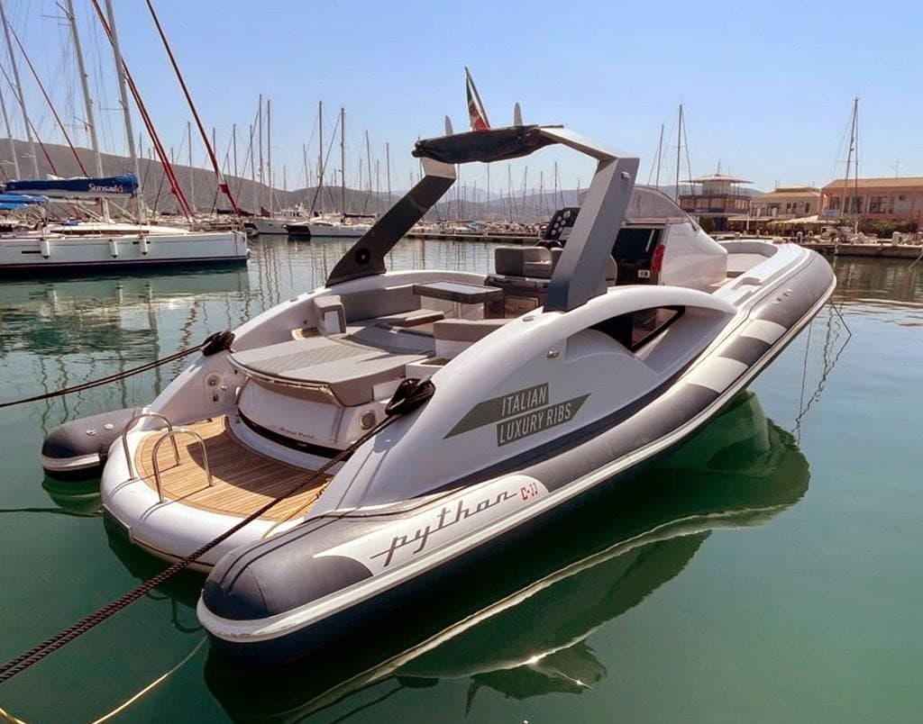 Python Yacht Python C33 - Deck View Python Yacht Python C33 - Deck View