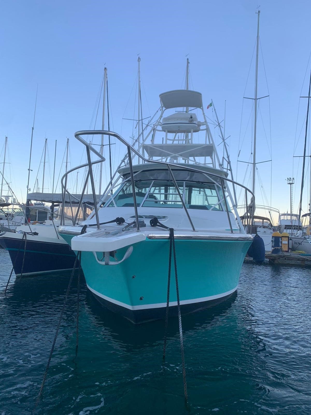 Cabo 35 Express - Interior View Cabo 35 Express - Interior View