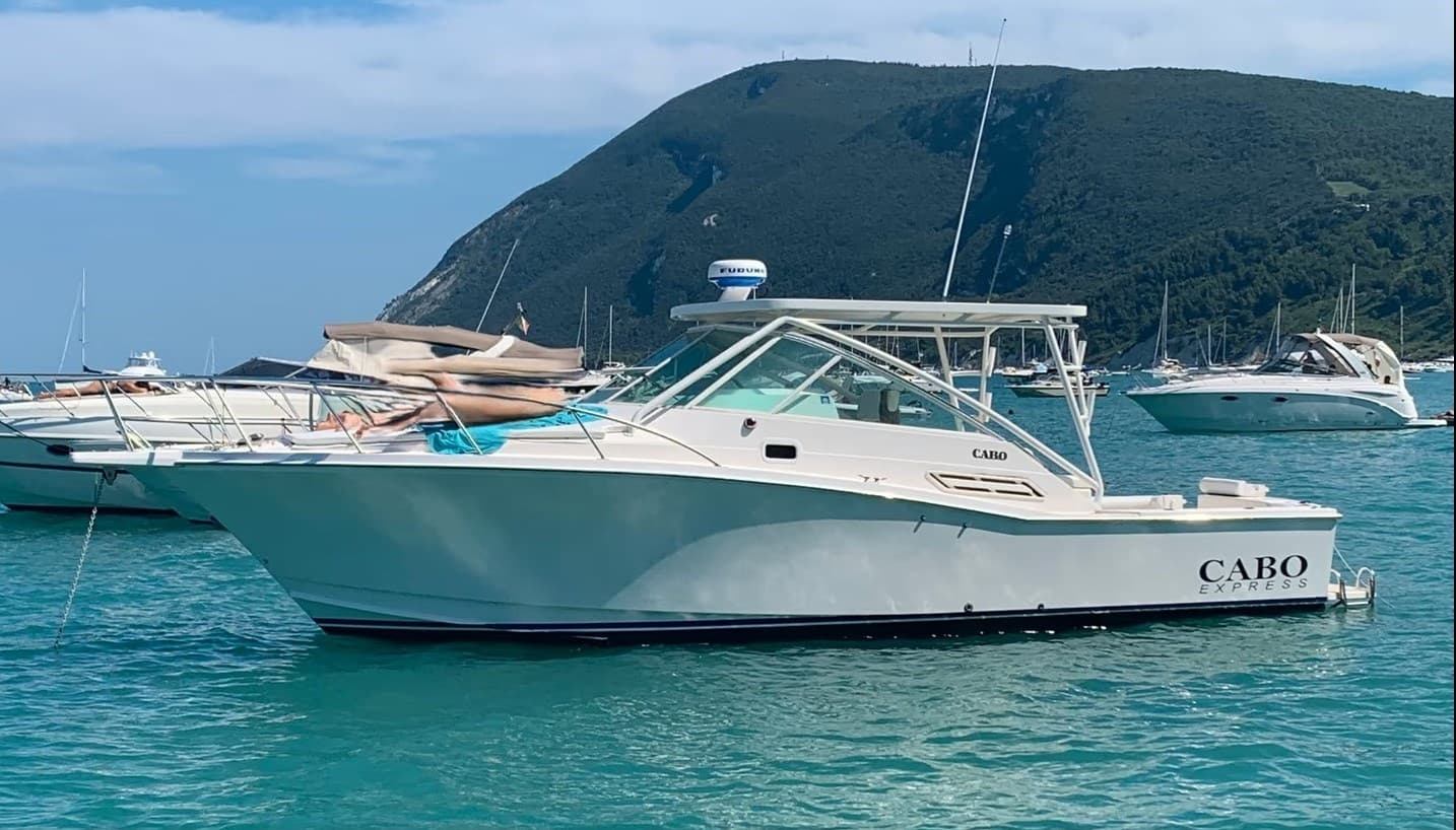 Cabo 31 Express usato - vista principale