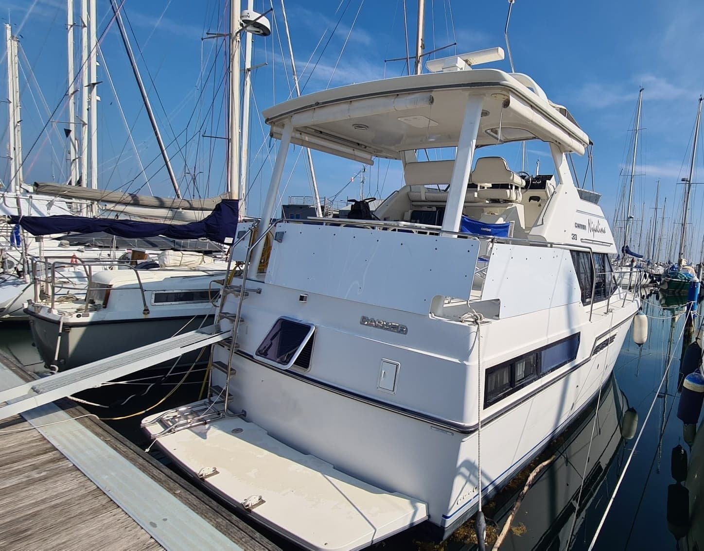 Carver Boat 356 Aft Cabin M/Y - Detail View 1 Carver Boat 356 Aft Cabin M/Y - Detail View 1