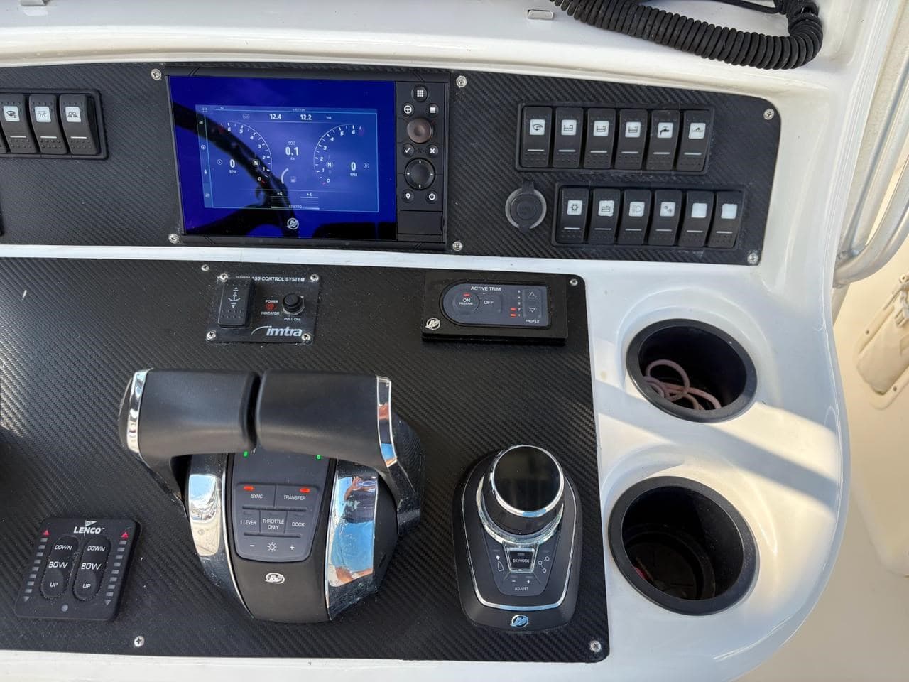 Boston Whaler 270 Outrage - Interior View Boston Whaler 270 Outrage - Interior View
