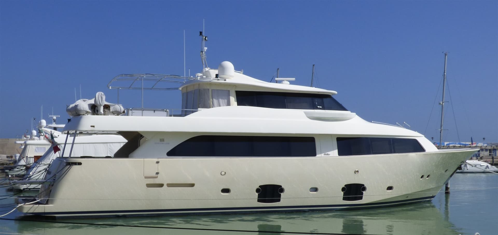 Custom Line Navetta 26 - Main View Custom Line Navetta 26 - Main View