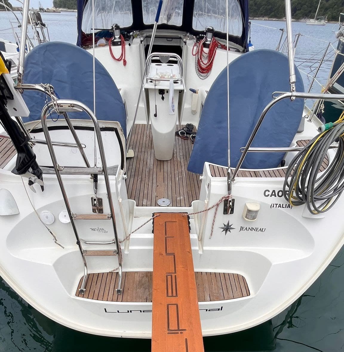 Jeanneau SUN ODYSSEY 43 usato - foto hero 2
