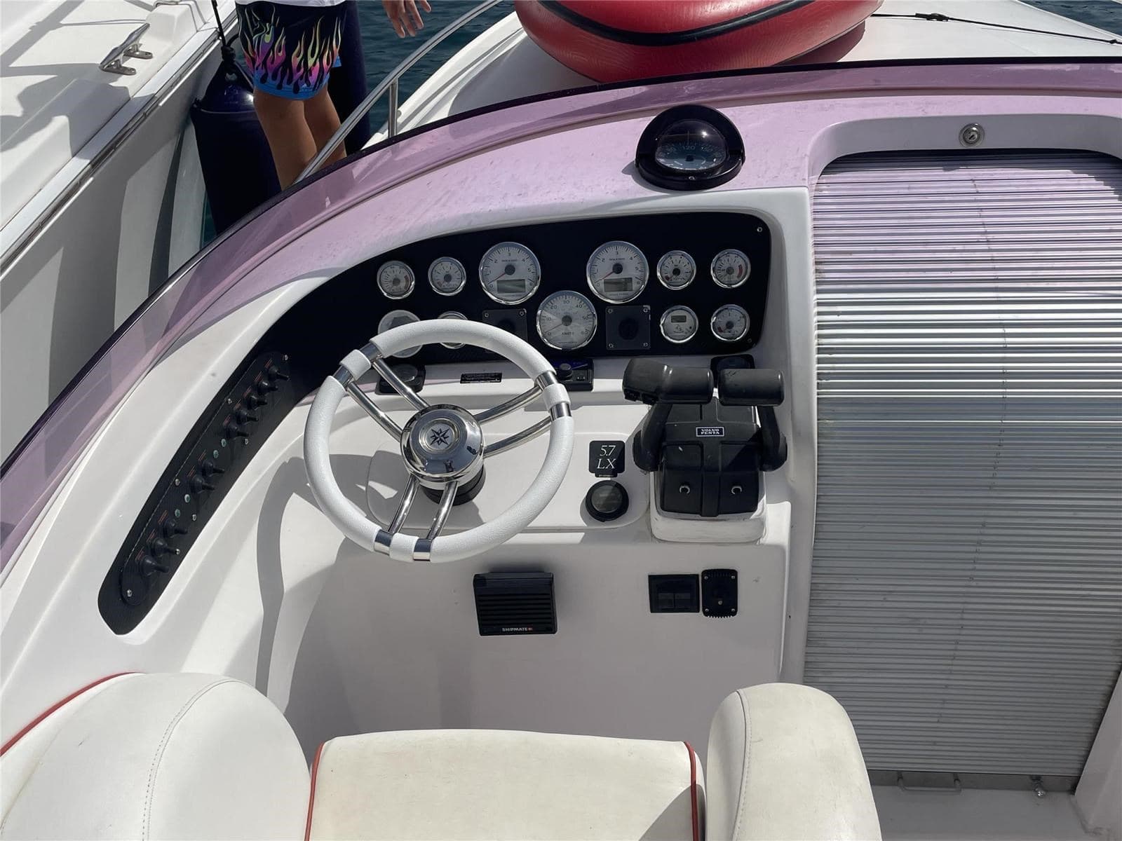 Abbate Tullio Elite 30' - Deck View Abbate Tullio Elite 30' - Deck View