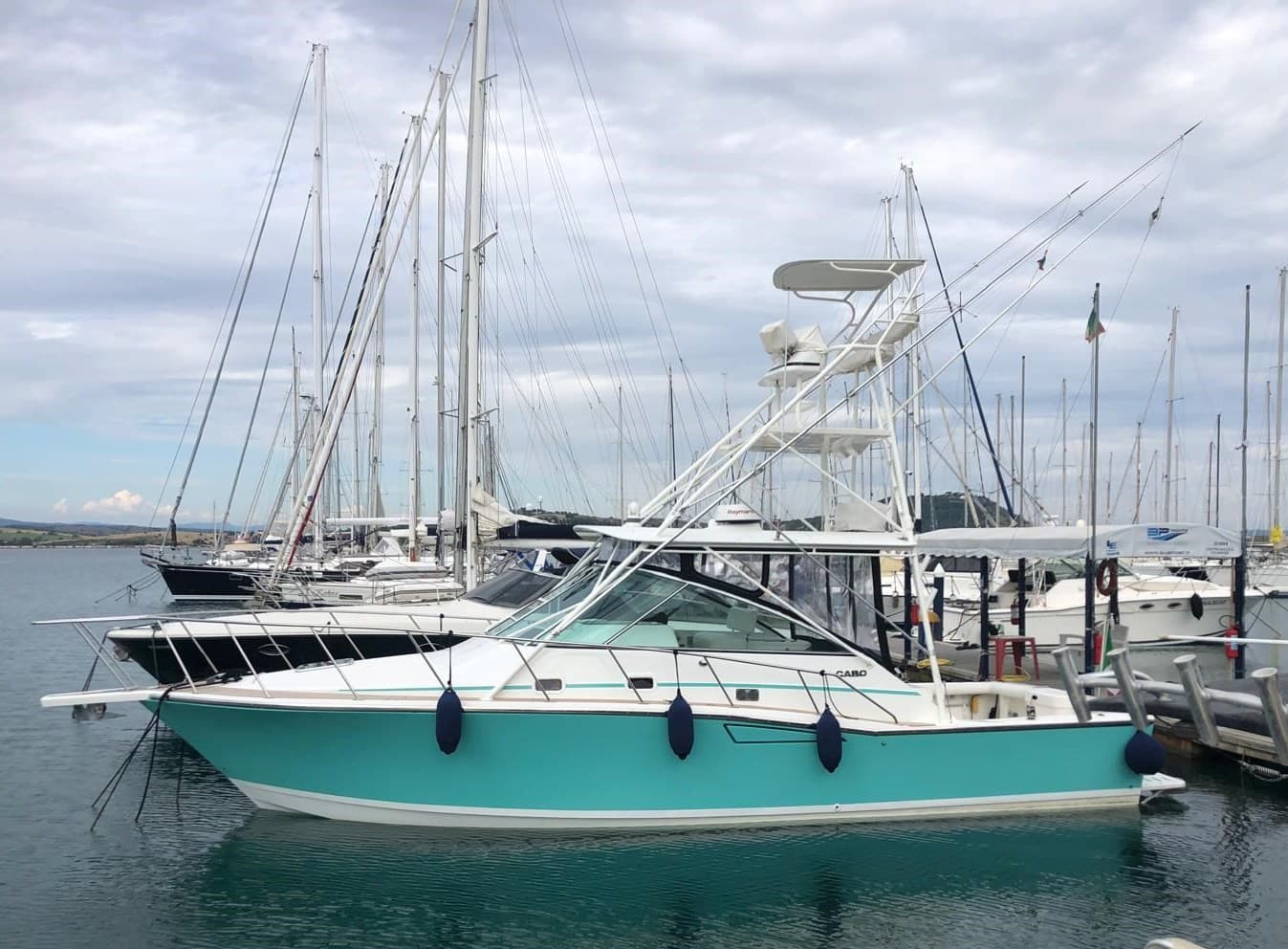 Cabo 35 Express usato - vista principale