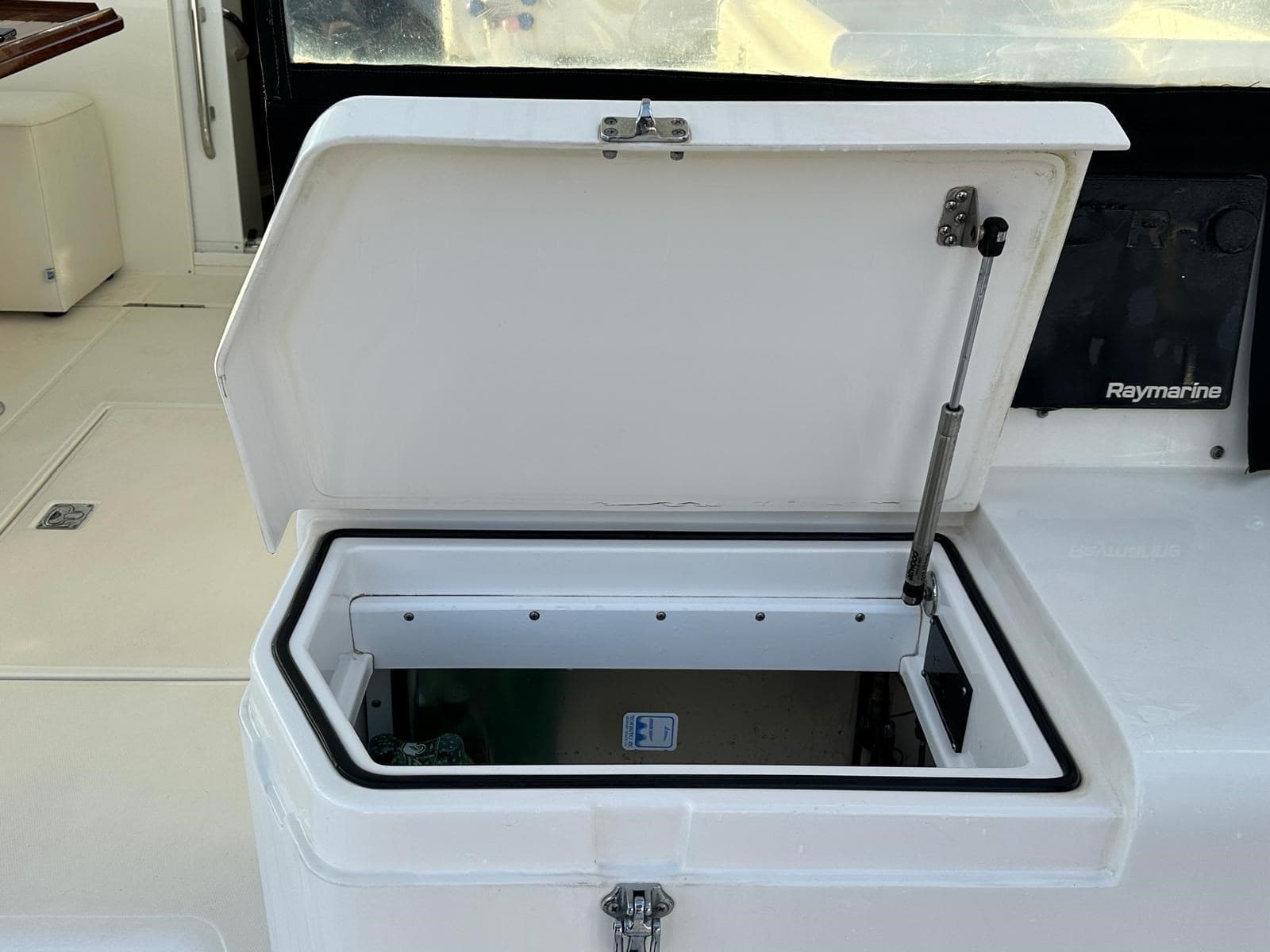 Cabo 35 Express usato - foto hero 11