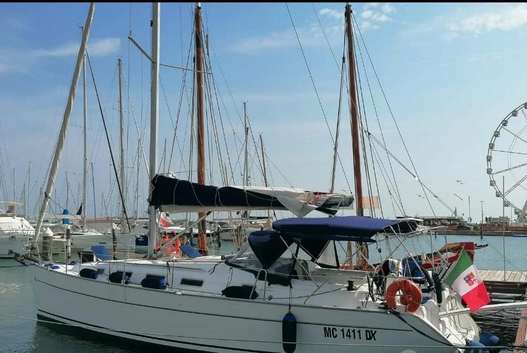 Beneteau Cyclades 39.3 - Main View Beneteau Cyclades 39.3 - Main View