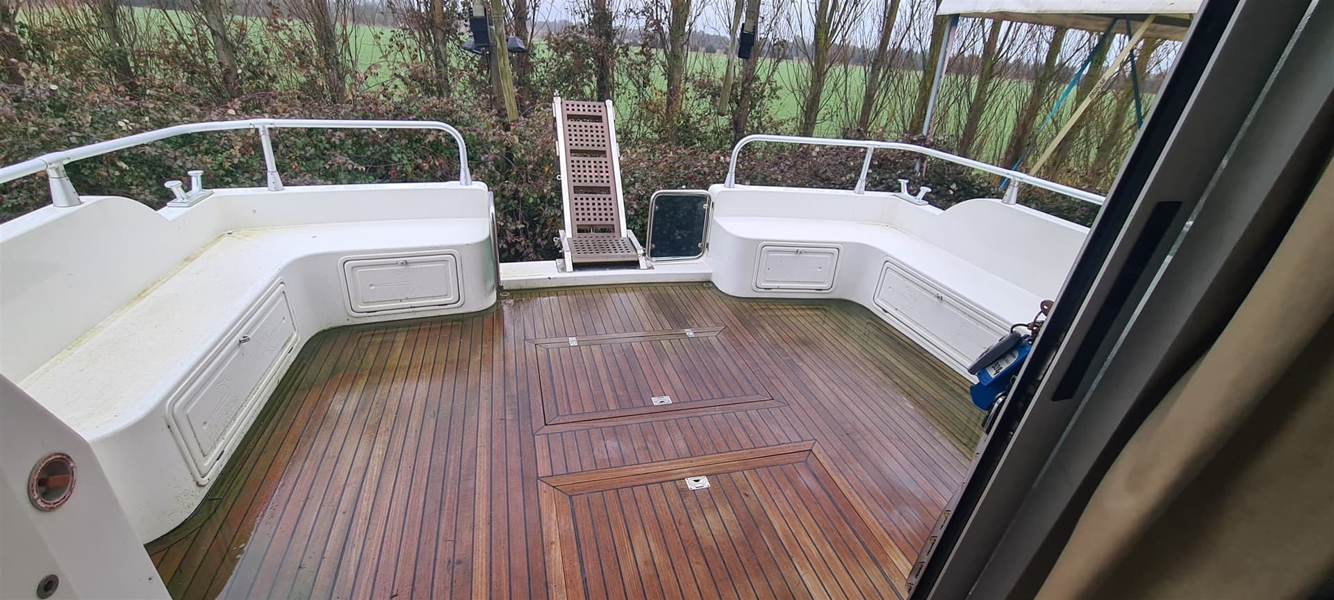 Dellapasqua Dc 14 Flying Bridge - Deck View Dellapasqua Dc 14 Flying Bridge - Deck View