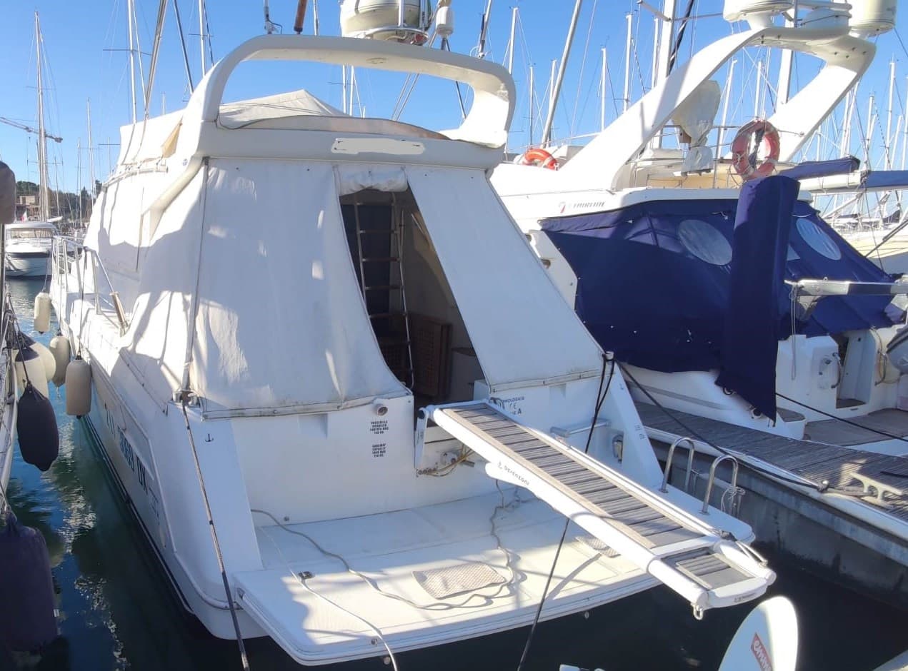 Raffaelli Typhoon Fly - Main View Raffaelli Typhoon Fly - Main View