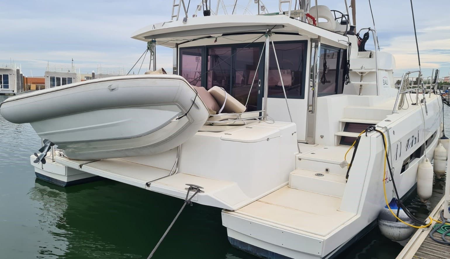 Catana Bali 4.3 - Detail View 1 Catana Bali 4.3 - Detail View 1