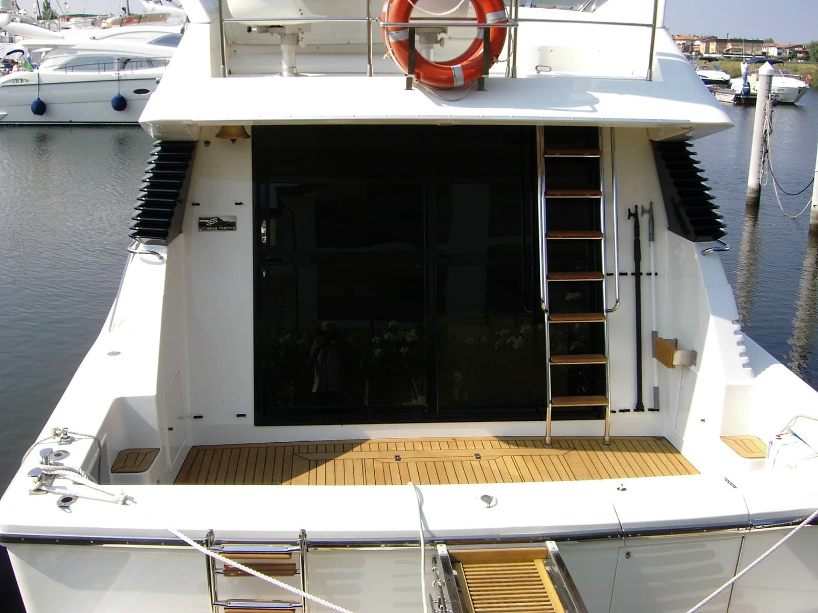 Uniesse Marine Uniesse 40 Sc - Deck View Uniesse Marine Uniesse 40 Sc - Deck View