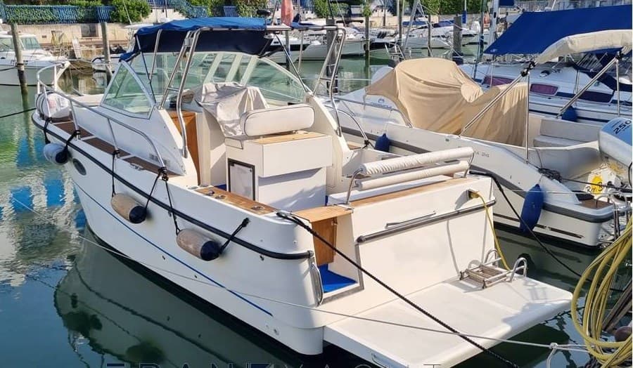 Star Light Wide Track Fischerman 27 - Interior View Star Light Wide Track Fischerman 27 - Interior View