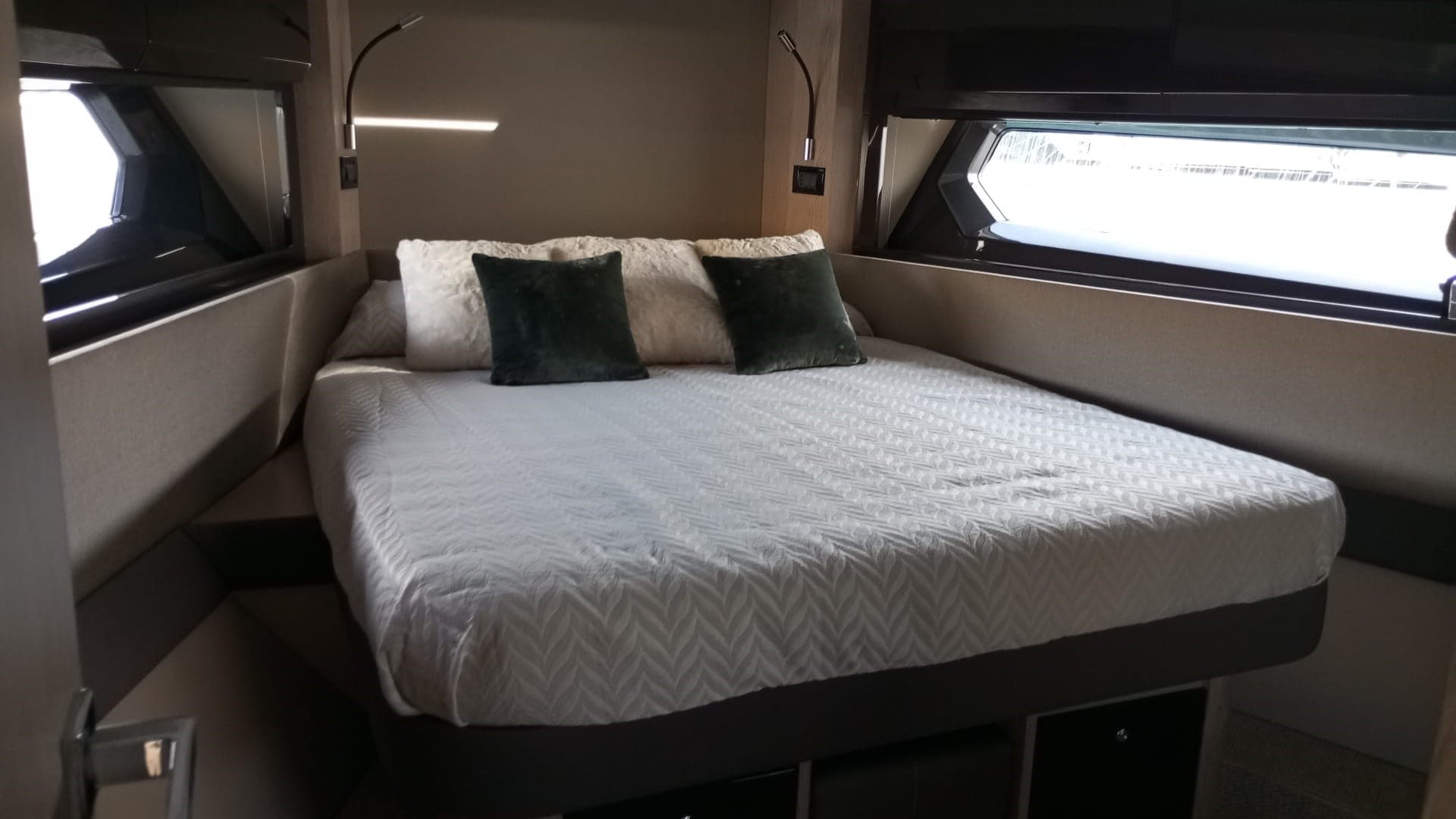 Azimut Atlantis 51 d'occasion - image hero 11