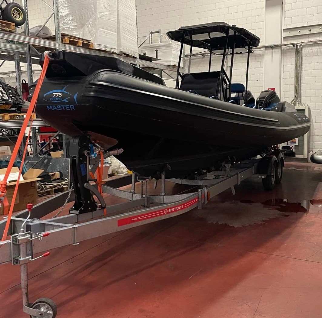 Master 775 Fishing - Deck View Master 775 Fishing - Deck View