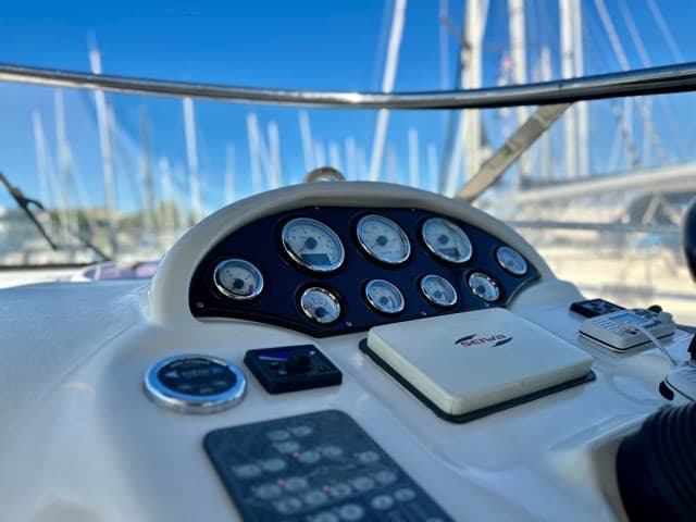 Bavaria 33 Sport used - hero image 8